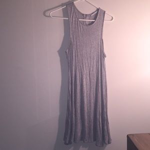 Flowy Grey dress with zipper in back